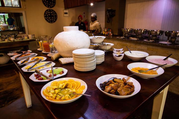 Dining 93 of 100