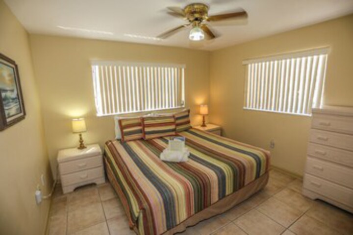 Room 30 of 34