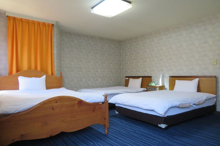 Room 9 of 21
