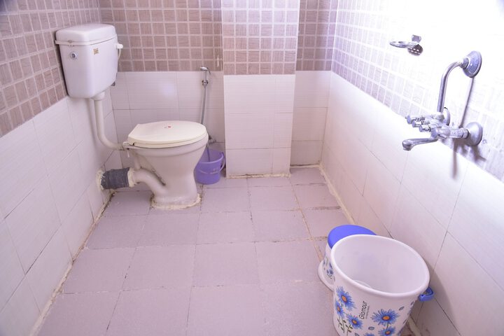 Room 13 of 16