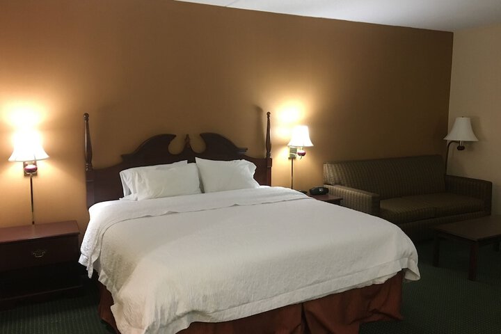 Room 9 of 42