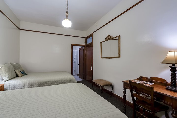 Room 21 of 42