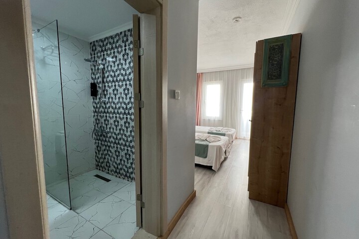 Room 10 of 64