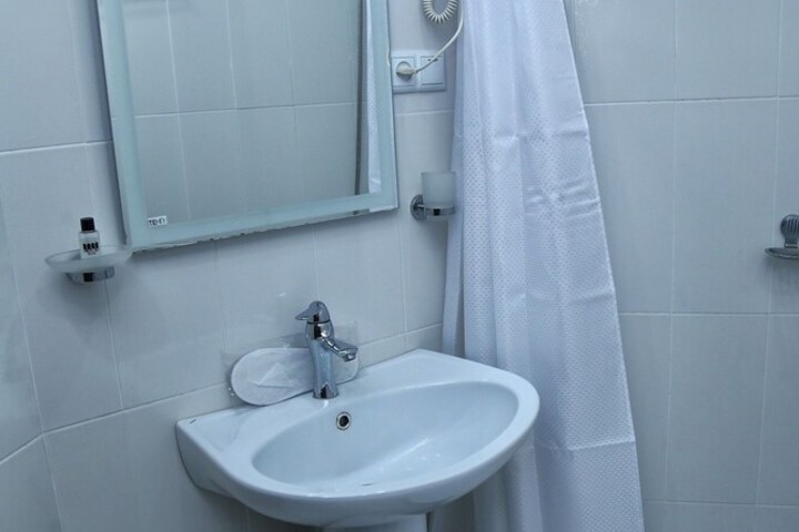 Room 15 of 34