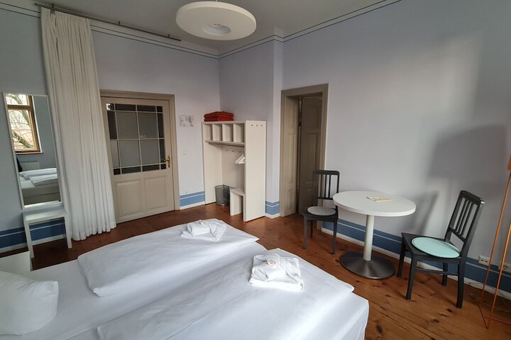 Room 16 of 174