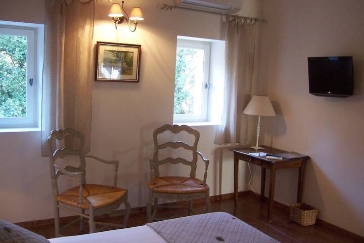 Room 12 of 110