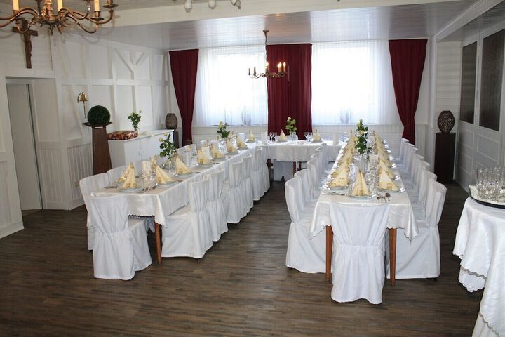 Ballroom/Hall 9 of 17