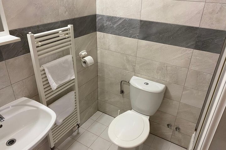 Room 21 of 48