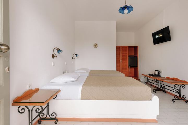 Room 20 of 108