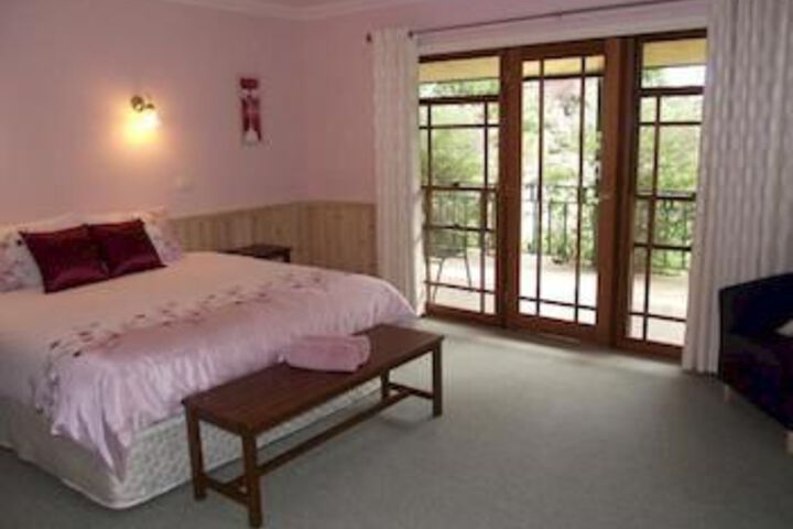 Room 4 of 17