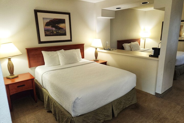 2 Double Beds (8 of 9)