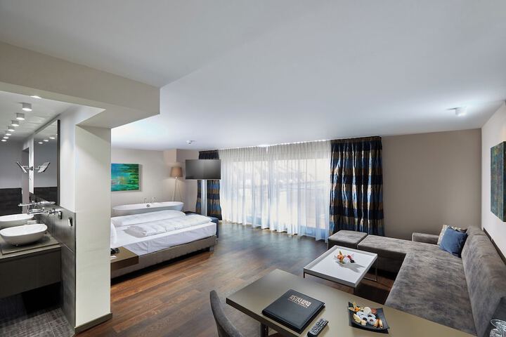 Room 19 of 110