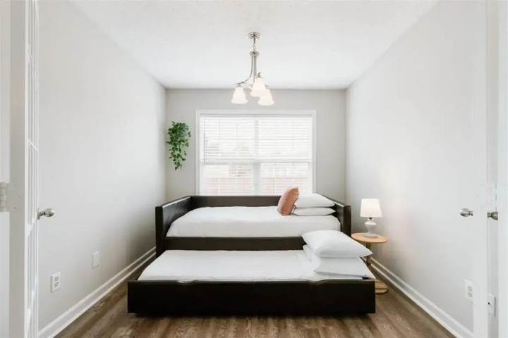 Image of Carver St. 100