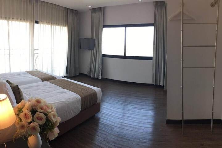 Room 18 of 65