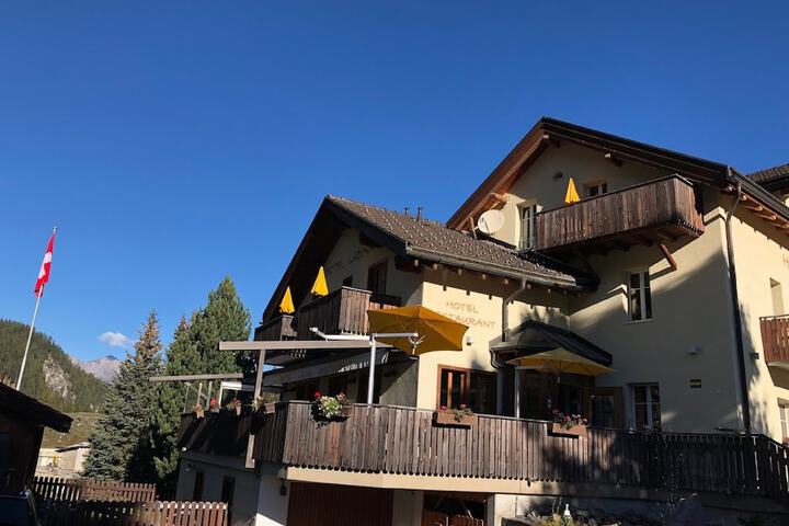 Hotel Ladina in Berguen