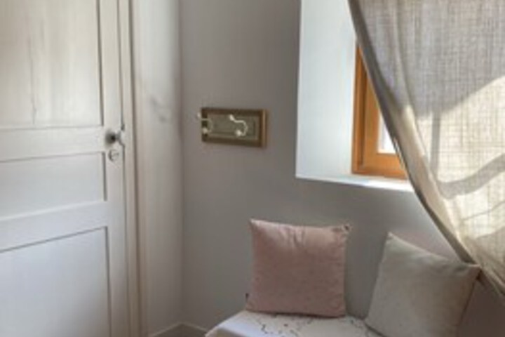 Room 232 of 274