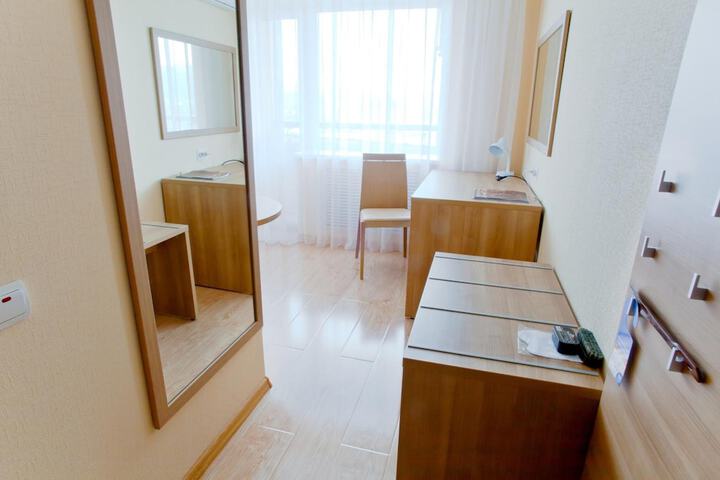Room 42 of 66