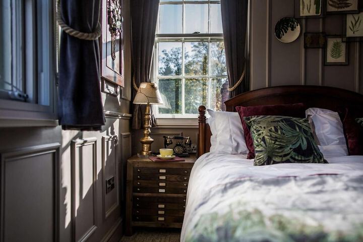 Room 17 of 48