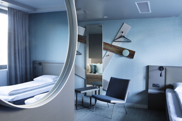 Room 25 of 63