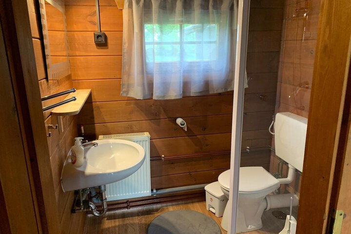 Room 8 of 17