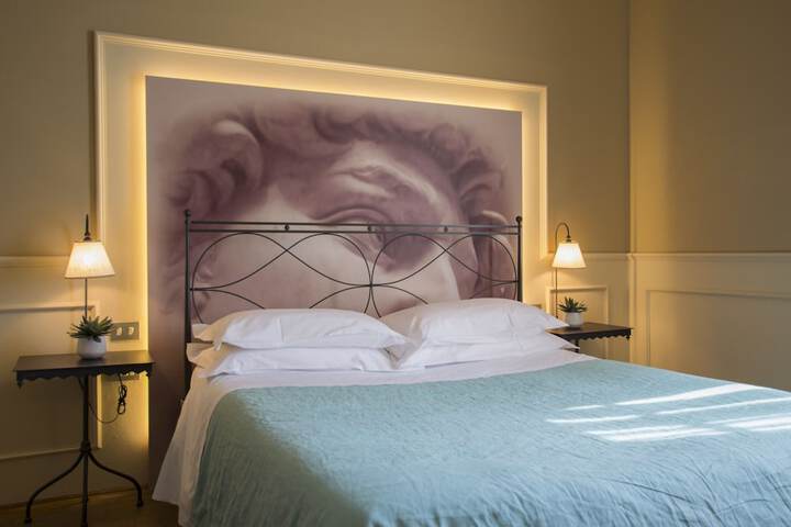 Room 28 of 46