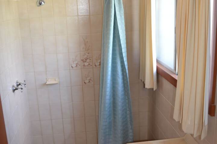 Room 32 of 46