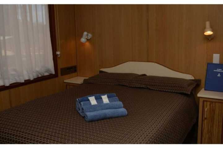 Room 19 of 110
