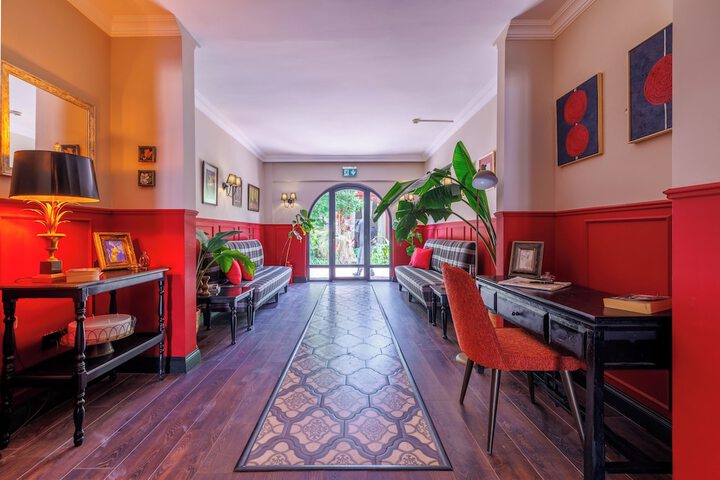 Guest Lobby