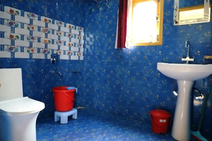Room 8 of 8