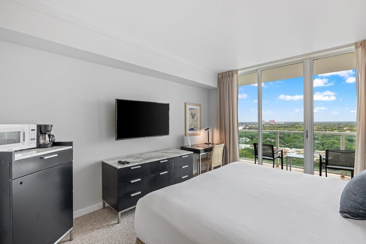 Room 21 of 196