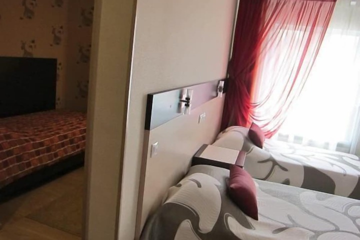 Room 10 of 44