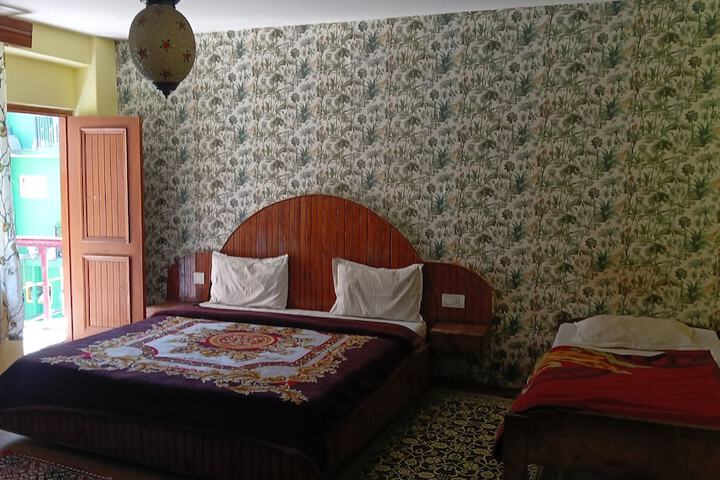 Room 15 of 26