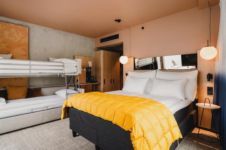 Room 4 of 89