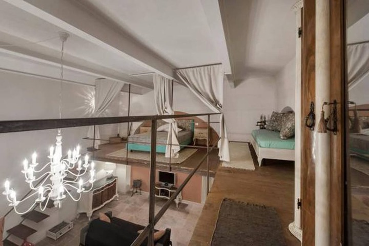 Room 2 of 25