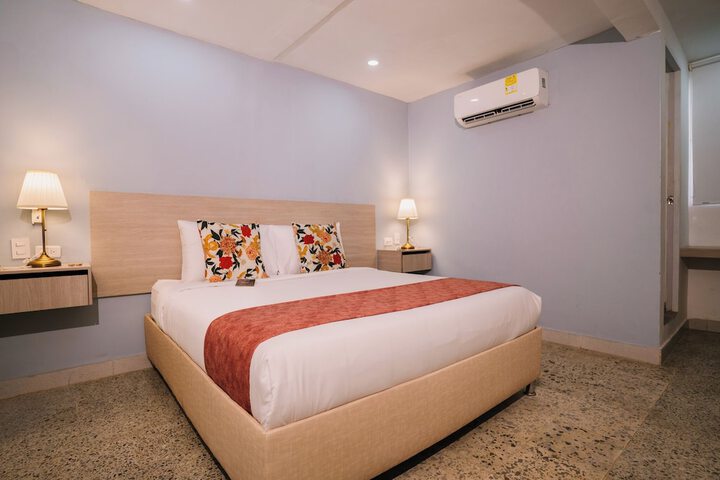 Room 6 of 93