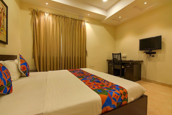 Room 12 of 27