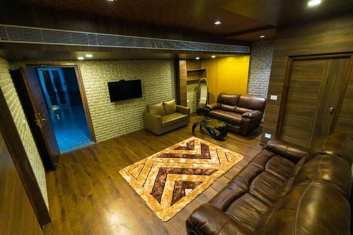 Room 10 of 24