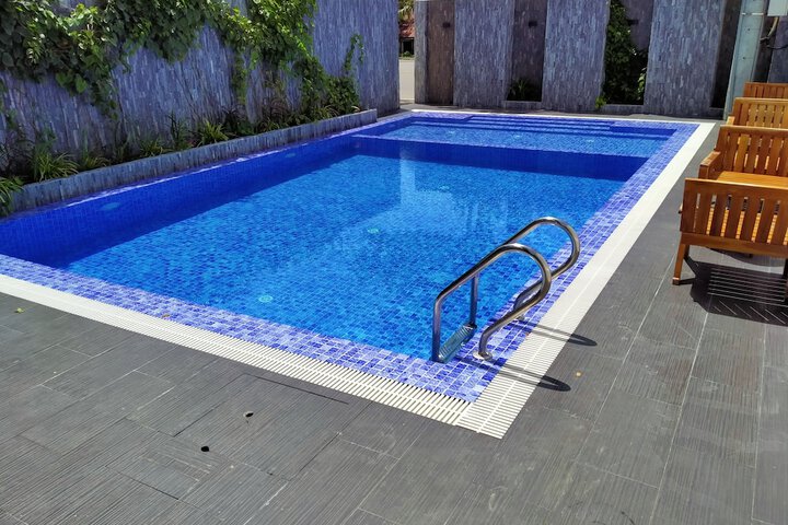 Pool 45 of 72