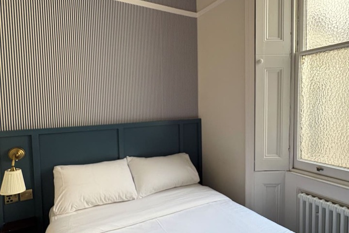 Room 48 of 78