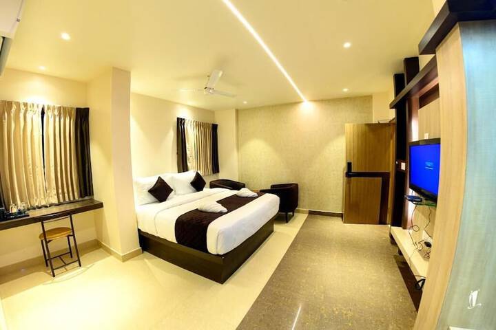 Room 8 of 30