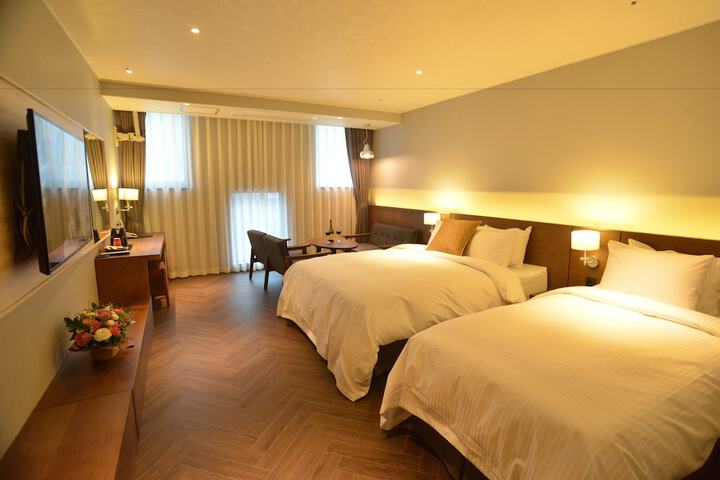 Room 7 of 24