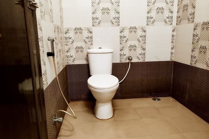 Room 12 of 16