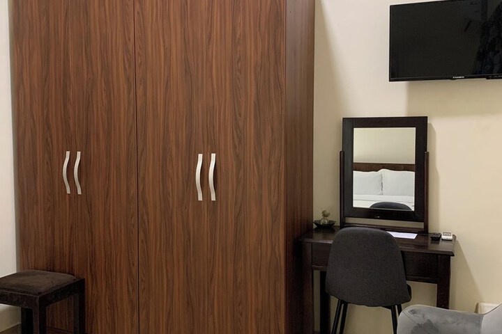 Room 11 of 44
