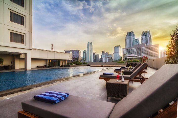 Hotel Pool