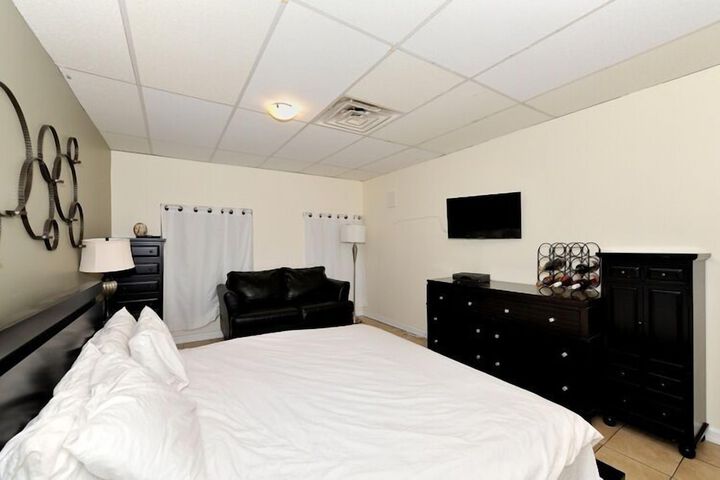 Room 25 of 324