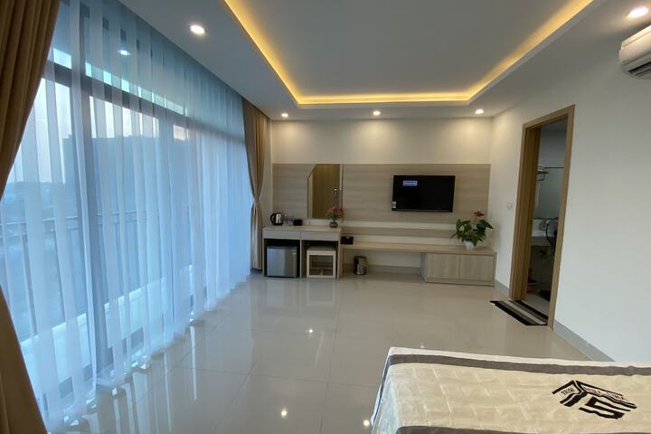 Room 12 of 24