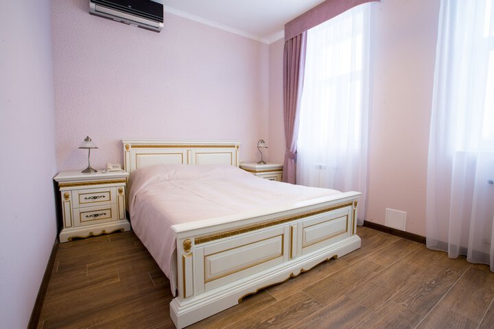 Room 2 of 38