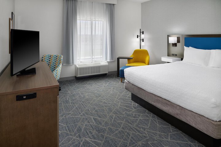 Room 32 of 69