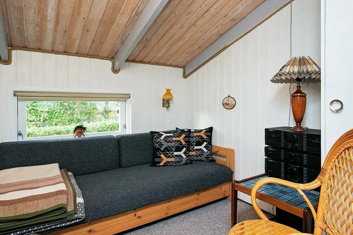 Room 2 of 12