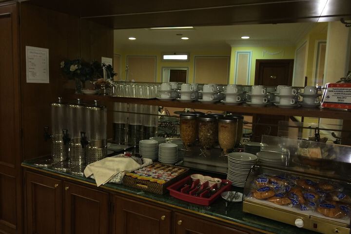 Breakfast/Coffee Service 40 of 60